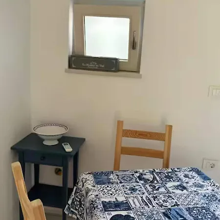 アパート One Bedroom With Balcony *